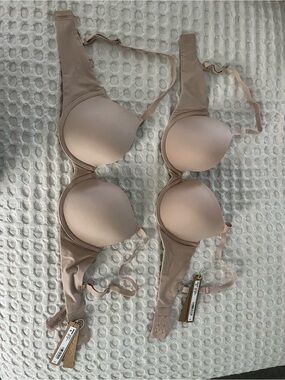 Skims Nude T shirt & push up Bra - Smooth Light Beige 32c